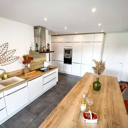 Villa Sasha - Heated Pool 8 Bedrooms - By Tgb