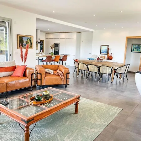 בית נופש Sasha - Heated Pool 8 Bedrooms - By Tgb