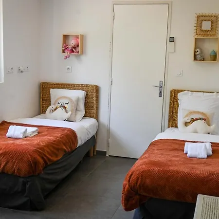 בית נופש Sasha - Heated Pool 8 Bedrooms - By Tgb *