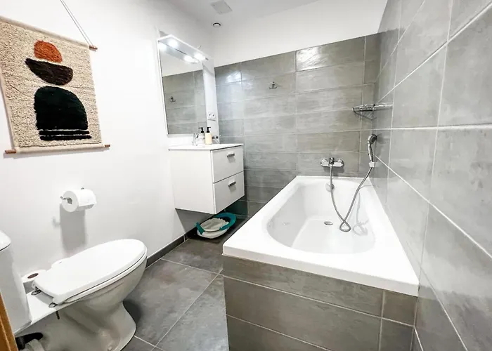 Sasha - Heated Pool 8 Bedrooms - By Tgb